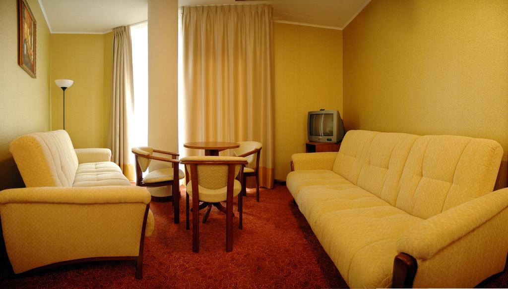 Grot Hotel Малборк Екстериор снимка