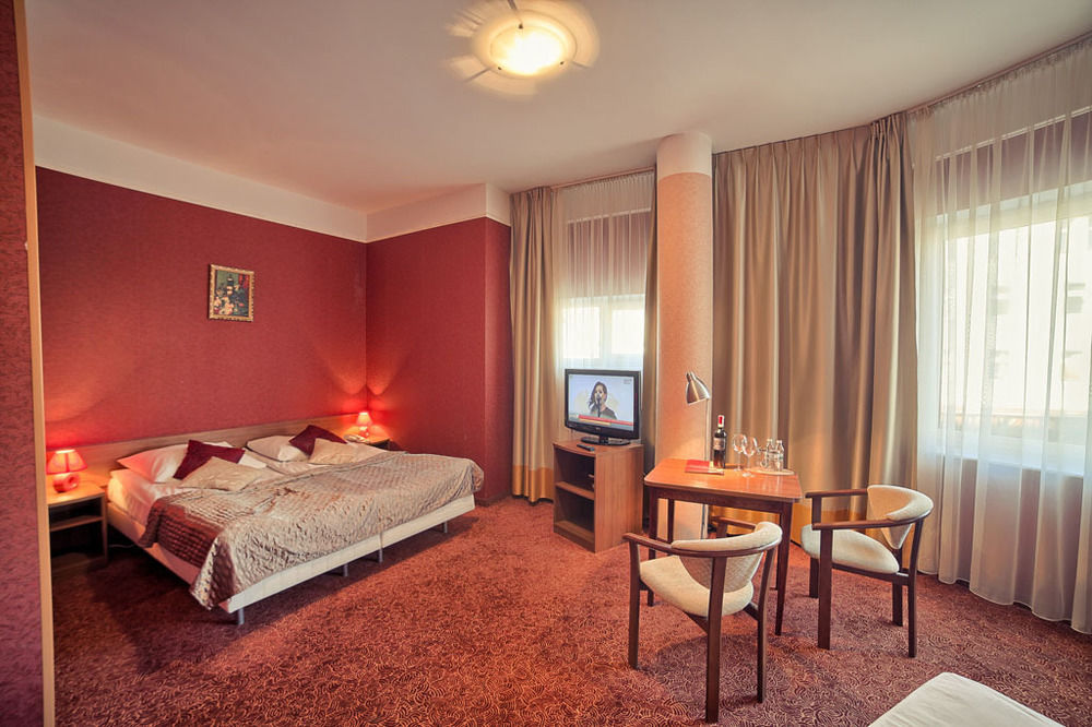 Grot Hotel Малборк Екстериор снимка