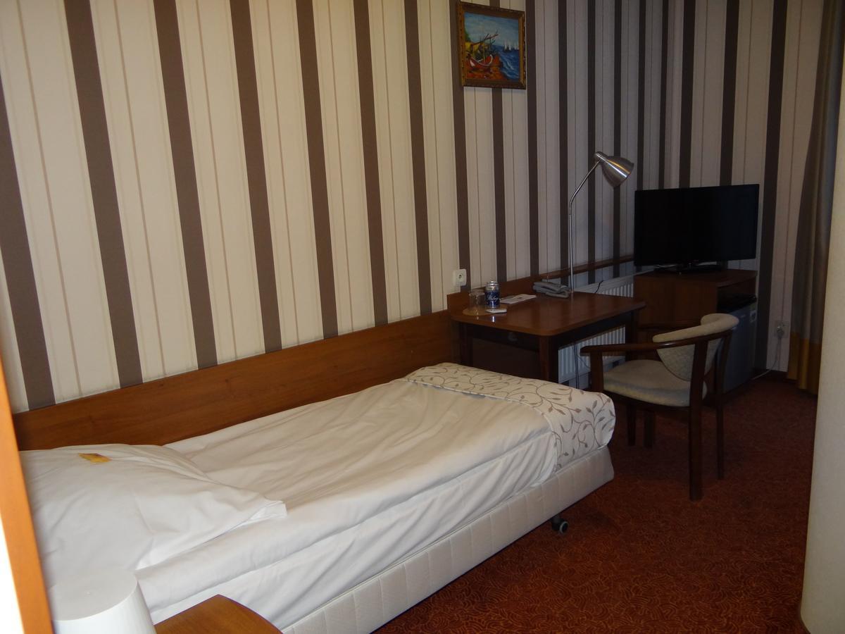 Grot Hotel Малборк Екстериор снимка