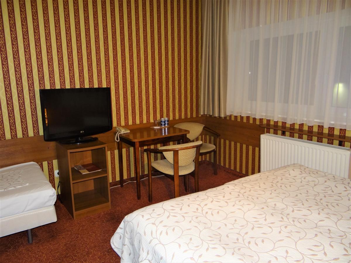 Grot Hotel Малборк Екстериор снимка